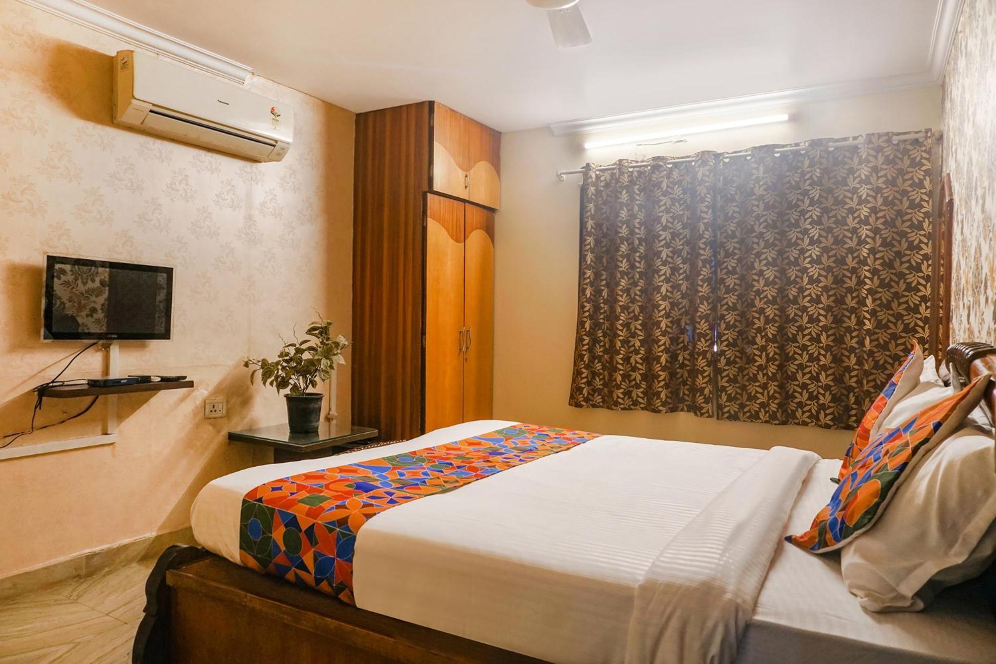 Fabhotel Galaxy Residency 3* Pune
